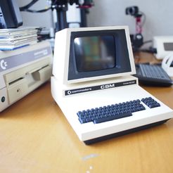 _1015549.JPG Fichier STL gratuit Commodore PET Mini・Modèle à télécharger et à imprimer en 3D, Tincat