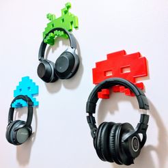 IMG_20180729_104810.jpg STL file Space Invader Headphone Hangers・Design to download and 3D print
