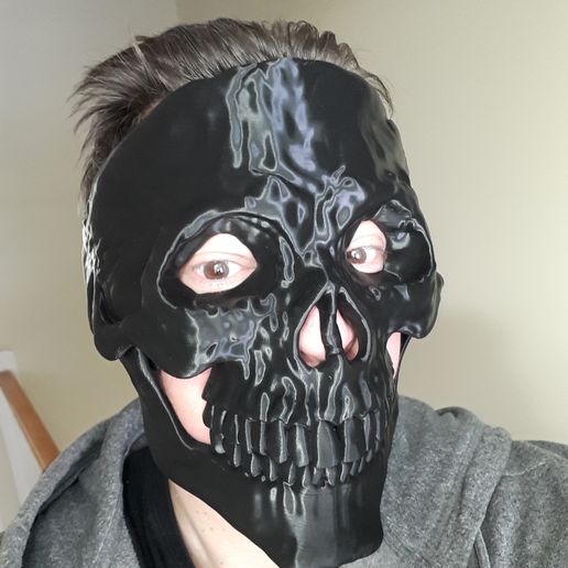 20220307_114505.jpg Skull mask w movable jaw