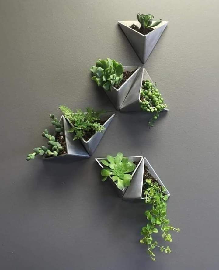 Triangular Pots STL file Triangle and Cone Pots・3D print design to download • Cults