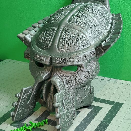 STL file PREDATOR LORD BIOMASK COSPLAY 11 HELMET AVP ANCIENT PREDATOR