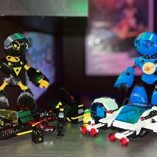 IMG_1390.jpg Lego Classic Space Themed Robots