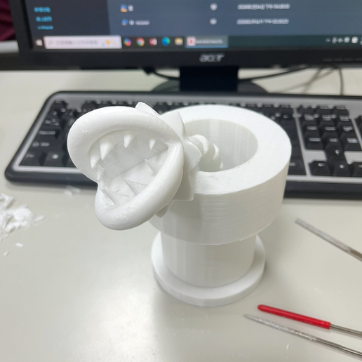 Piranha Pen Holder