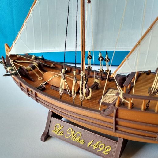 Image024.jpg Columbus caravel Nina (1492)