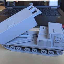 Porte-stylo et porte-crayon lance-missiles