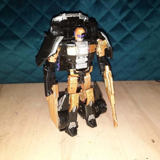 E4HDP4UWEAku-Pj.jpg Arm blade & hook weapons for Transformers