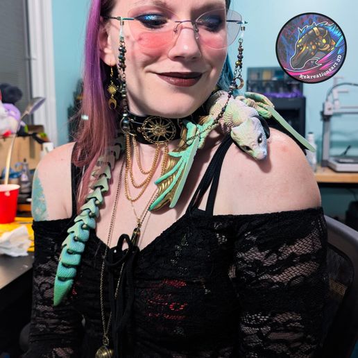 407cf54f-1e77-4125-b03d-4494dafb2736.jpg Flexi Shoulder Drape Wyrm