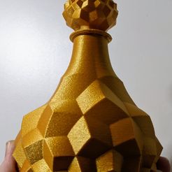 PXL_20220304_122932575.jpeg Fichier STL gratuit Vase en forme de cube rembourré・Objet pour imprimante 3D à télécharger