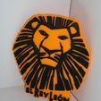 rey-leon-simba-mufasa-musical-pelicula-disney-6.jpg The Lion King, sign, poster, signboard, logo, movie, animation, children, toy