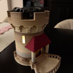 Mechanischer Würfelturm - Falltür