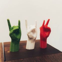 hand3.jpeg STL file LOWPOLY HAND - italian style・Design to download and 3D print