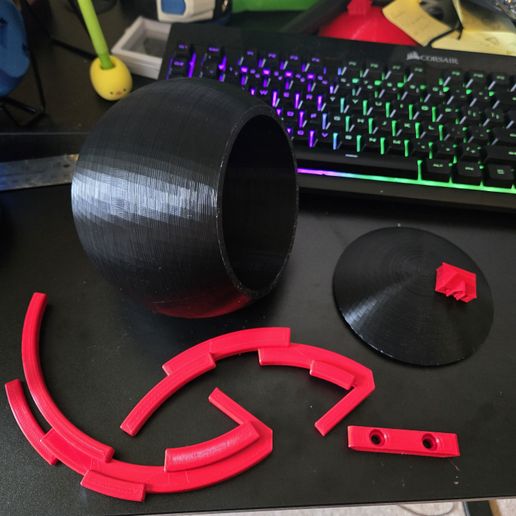 1000063171.jpg Saturn Wall Hanging Planter with Lid Pot 4in pot