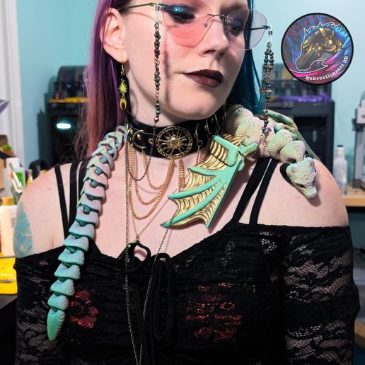 Flexi Shoulder Drape Wyrm 3D model