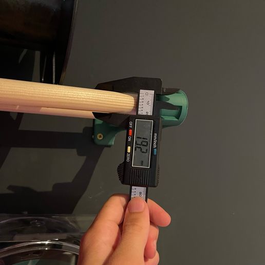 015d83e5c7bc9501fc6b856f53af1f8a19a564b14e.jpg Filament shelf small and stronge