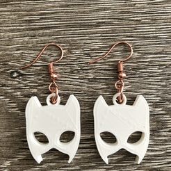 IMG_1878.jpg Free STL file Catwoman earrings・3D printer design to download