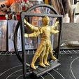 277114854_365984478751956_6862492430926983035_n.jpg Archivo STL gratis DA VINCI'S VITRUVIAN DROID C-3P0 VINTAGE STAR WARS CUSTOM ACTION FIGURE, KENNER 3.75", 1/18, DIORAMA DISPLAY・Plan de impresión en 3D para descargar