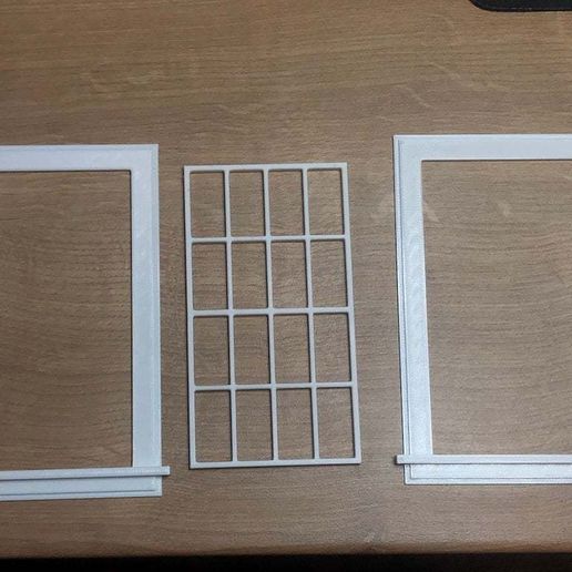 IMG_8807_kopie.jpeg Window for dollhouse