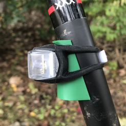 2018-10-29_12.52.59.jpg Бесплатный STL файл Angled filler for bicycle seatpost lights・3D-печатный дизайн для скачивания