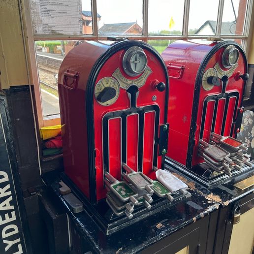 thumbnail_IMG_2913.jpg Model Railway Token Machine