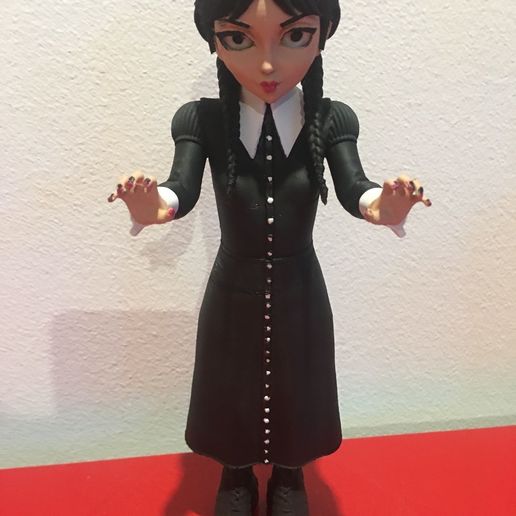 IMG_3973.jpeg 哥特式女孩--可摆造型