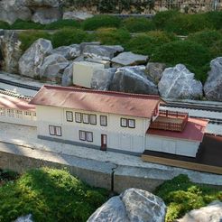 Bahnhof_Berguen.jpg Free 3D file RhB - Bahnhof Bergün - Fenster, Türen, ... (1:45 - 0 scale)・3D print design to download