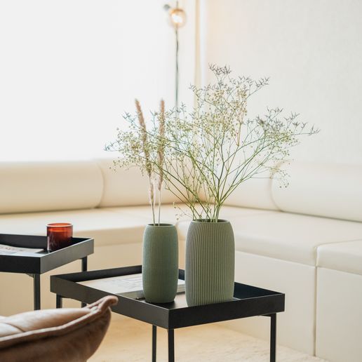 DSCF5345.jpg Elegant vase with ribbed pattern