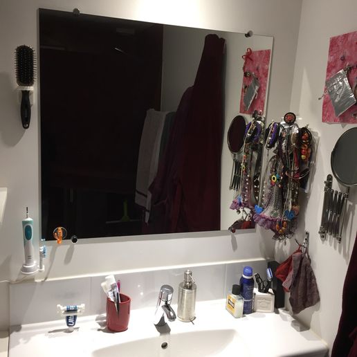 Support7.JPG MaccBass hair brush holder