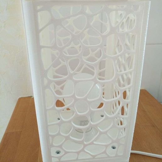 IMG_20180602_154333.jpg Lámpara de torre totalmente personalizable