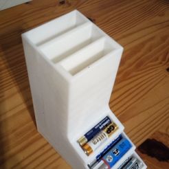 P_20191001_075052.jpg STL-Datei battery organizer・Modell zum Herunterladen und 3D-Drucken