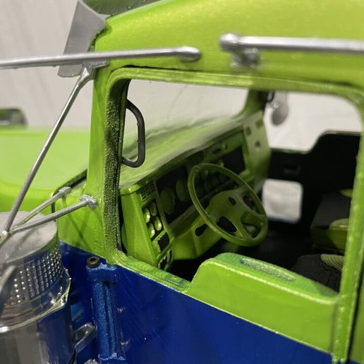 720X720-img-4836.jpeg 1/14 Escala Keny con Chasis Bundle