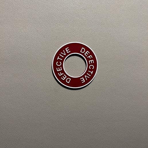 COMPRESSED AIR BOTTLES MARKING "DEFECTIVE"