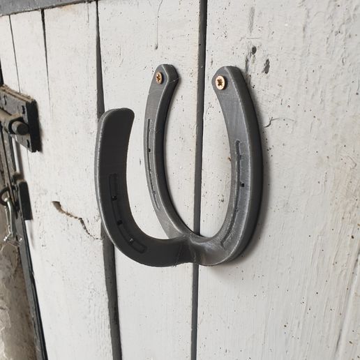 Horseshoe-shaped saddle holder 3D model