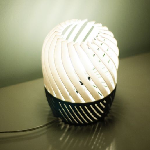 wvfdxc.jpg Fichier STL gratuit TURBINE LAMP・Modèle à télécharger et à imprimer en 3D, pachek