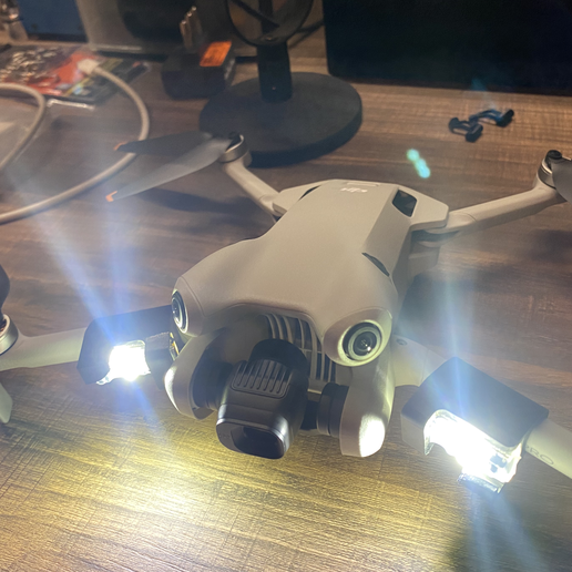 Schermata-2023-11-05-alle-20.52.05.png DJI Mini 4 Lights Strobe VIFLY