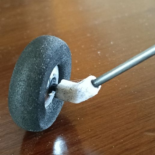 IMG20251119125523.jpg INDOOR AIRCRAFT WHEEL SUPPORT