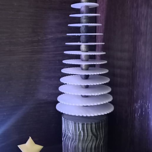 IMG-20251208-WA0001.jpg XMAS TREE🎄🎄 FIDGET TOY !! (hidden box)