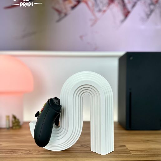 photo-output.jpeg Moderner Wave Controller-Ständer