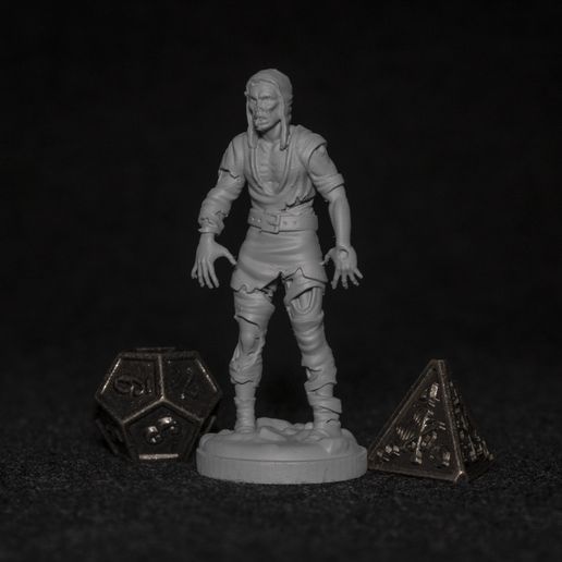 IMG_1058.jpg DnD Zombie miniature