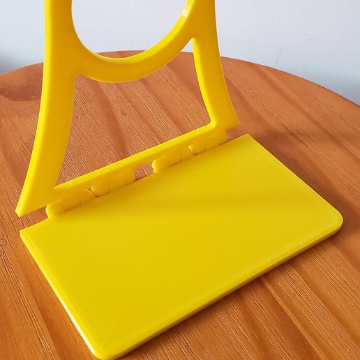 20191219_091053.jpg Foldable Phone Hanger V2 included