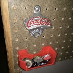 bottlecap_bin1.jpg Бесплатный STL файл Bottlecap bin for Pegboard・Шаблон для загрузки и 3D-печати