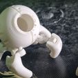 articulated-3d-printed-geometry-dash-sphere-spider-small-container.jpg 铰接式机器人蜘蛛球形几何冲刺器，易于构建，存储空间小，完全可扩展，它可以是一个小猪储蓄罐