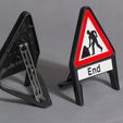 P2050132.jpg 1/14th Scale Plastic Road Sign - Triangle with Supplementary Plate
