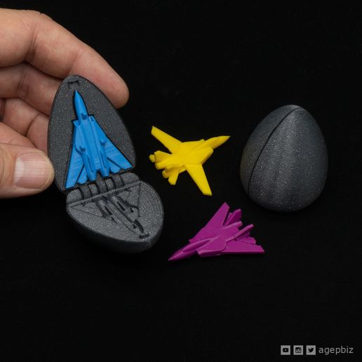 jet_fighter_cmyk_instagram_02.jpg Surprise Egg #6 - Tiny Jet Fighter