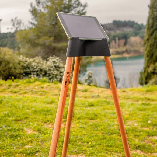 Ripost081210.jpg STAND | Home Trainer - Tablet & laptop stand