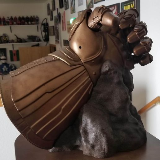♾️ Thanos Infinity Gauntlet Stand・ STL File for ・Cults