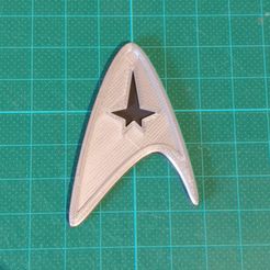 IMG_20171119_145454.jpg Free STL file Starfleet Deltashield Kelvin timeline wearable・3D print design to download