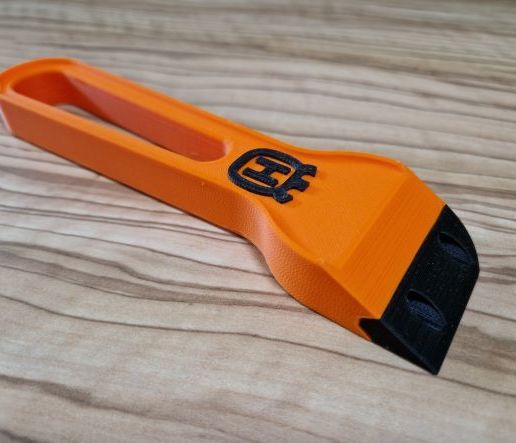 fda42d28-c072-4f56-abff-37b4ad446887.jpg Scraper with removable blade