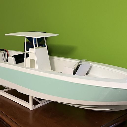 IMG_3757.jpeg RC center console boat