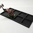 Base-printed-with-Mini.jpg Base de régiment étendue 4x2 pour utiliser vos figurines de 25mm pour la nouvelle base de 30mm de l'ancien monde / Aimants optionnels