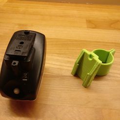 IMG_20180624_213817.jpg Free STL file CatEye rear bike light holder (for eg. TL-AU100)・3D printing template to download
